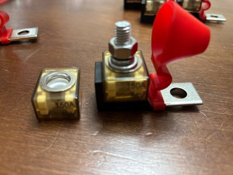 Listwa i bezpiecznik zaciskowy MRBF z 2 szt. bezpiecznika 58V 100A